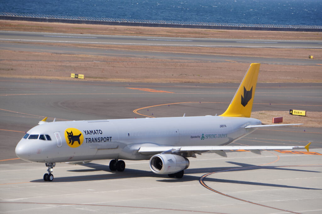 セントレアに飛来したヤマト運輸の貨物専用機（A321）